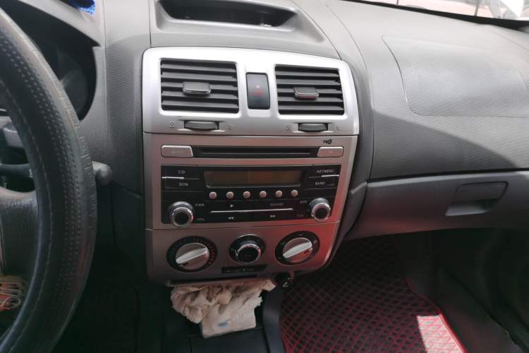 Used Brilliance Junjie FRV 2010 1.3L Manual Comfort Edition Audio And AC Panel