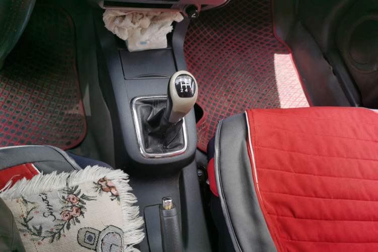 Used Brilliance Junjie FRV 2010 1.3L Manual Comfort Edition Gear Lever
