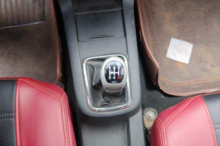 Used Brilliance Junjie FRV 2010 1.3L Manual Comfort Edition Gear Lever