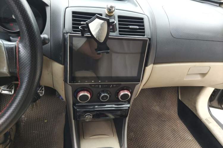 Used Brilliance Junjie FSV 2009 1.5L Manual Comfort Model Audio And AC Panel