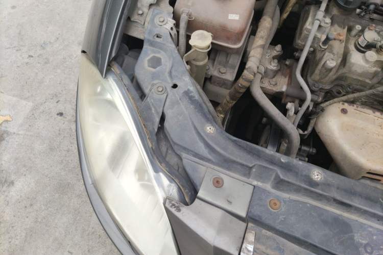 Used Brilliance Junjie FSV 2009 1.5L Manual Comfort Model Engine Bay Right