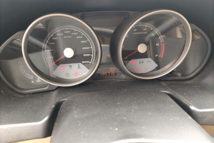 Used Brilliance Junjie FSV 2009 1.5L Manual Comfort Model Odometer Close Up