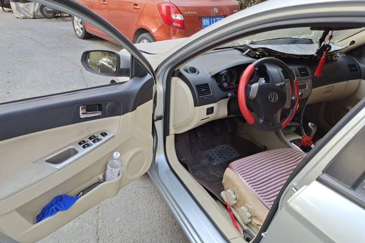 Used Brilliance Junjie FSV 2009 1.5L Manual Luxury Version Driver Seat