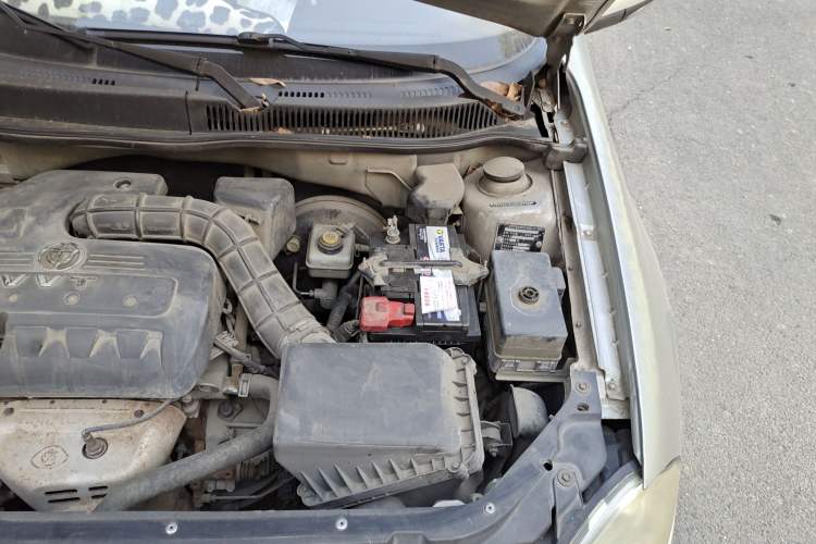 Used Brilliance Junjie FSV 2009 1.5L Manual Luxury Version Engine Bay Left