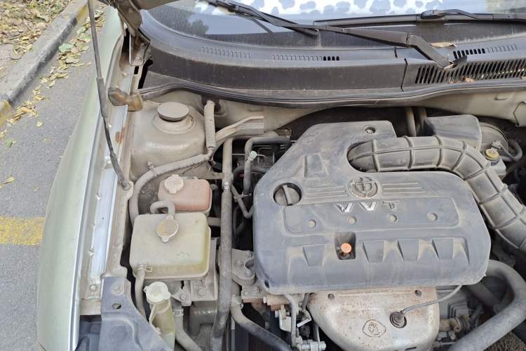 Used Brilliance Junjie FSV 2009 1.5L Manual Luxury Version Engine Bay Right