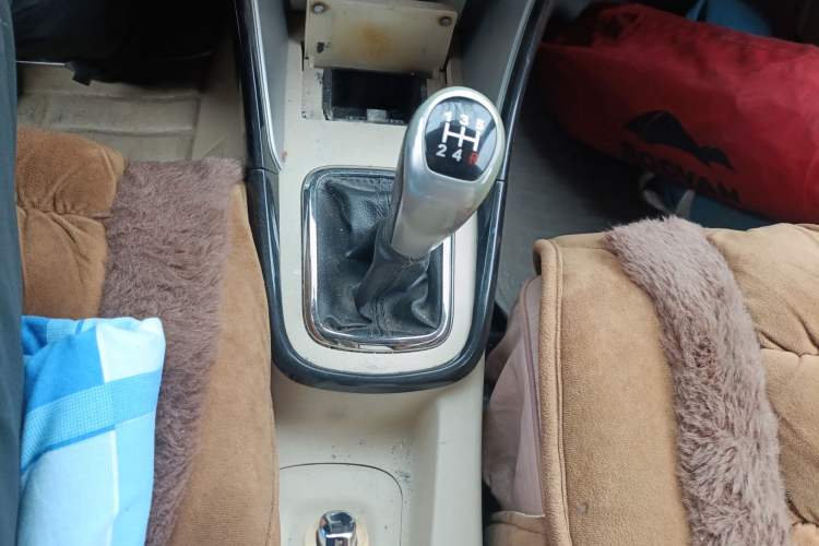 Used Brilliance Junjie FSV 2009 1.5L Manual Comfort Model Gear Lever
