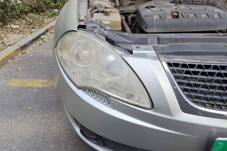Used Brilliance Junjie FSV 2009 1.5L Manual Luxury Version Right Front Headlight