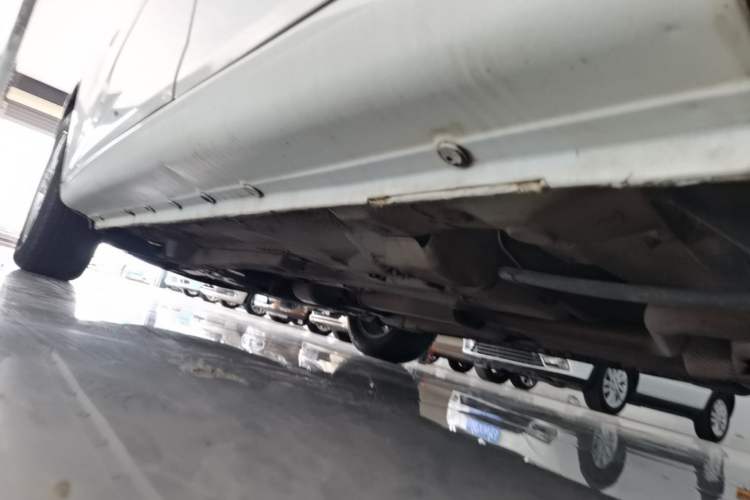 Used Brilliance Junjie FSV 2009 1.6L Automatic Comfort Model Left Side Sill