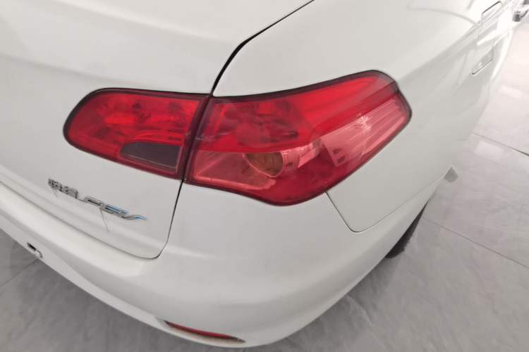 Used Brilliance Junjie FSV 2009 1.6L Automatic Comfort Model Right Rear Taillight