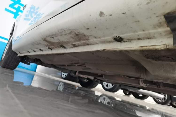 Used Brilliance Junjie FSV 2009 1.6L Automatic Comfort Model Right Side Sill
