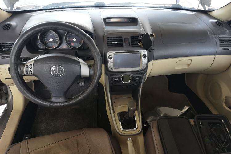 Used Brilliance Junjie FSV 2010 1.5L Manual Elite Edition Center Console