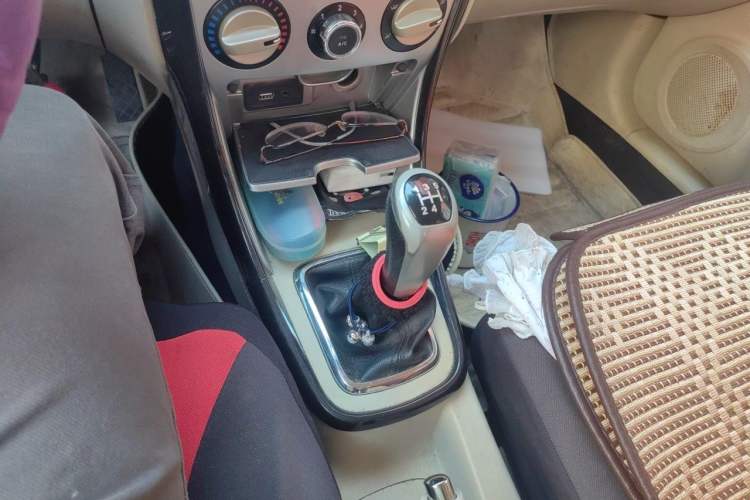 Used Brilliance Junjie FSV 2010 1.5L Manual Classic Trim Gear Lever