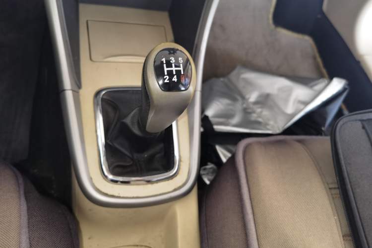 Used Brilliance Junjie FSV 2010 1.5L Manual Elite Edition Gear Lever