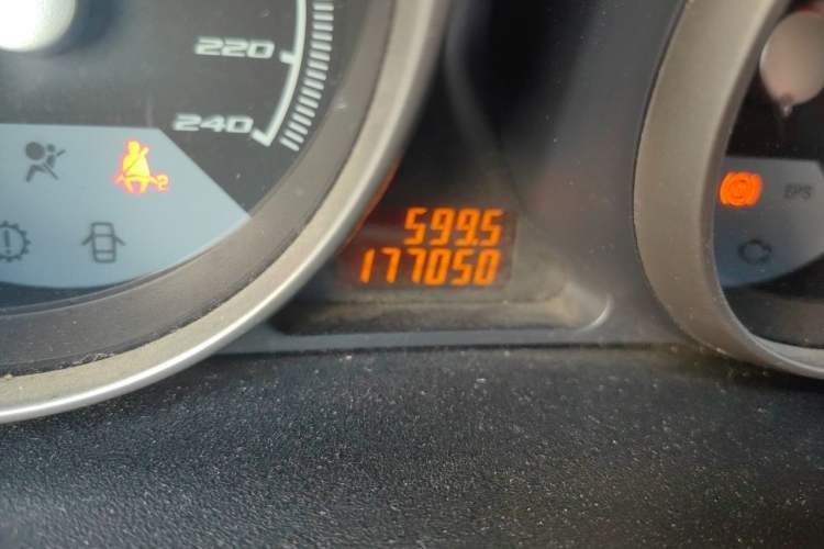 Used Brilliance Junjie FSV 2010 1.5L Manual Classic Trim Odometer Close Up