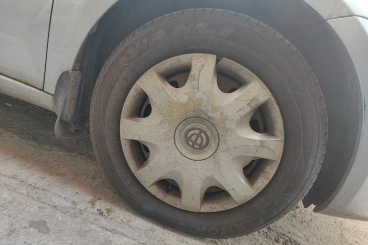 Used Brilliance Junjie FSV 2010 1.5L Manual Classic Trim Right Front Wheel Hub