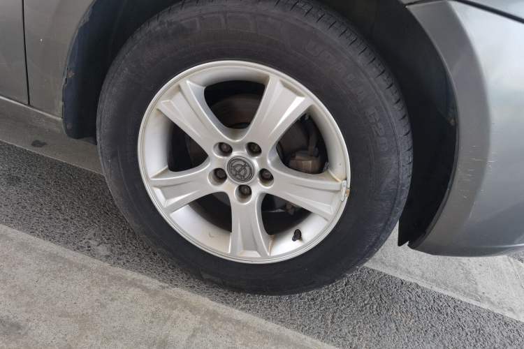 Used Brilliance Junjie FSV 2010 1.5L Manual Elite Edition Right Front Wheel Hub