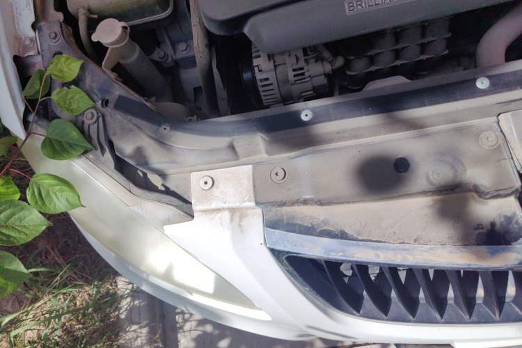 Used Brilliance Junjie FSV 2010 1.5L Automatic Comfort Edition Engine Bay Right