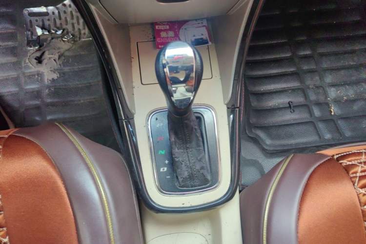 Used Brilliance Junjie FSV 2010 1.5L Automatic Comfort Edition Gear Lever