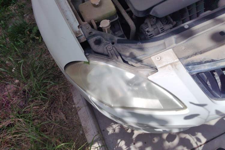 Used Brilliance Junjie FSV 2010 1.5L Automatic Comfort Edition Right Front Headlight