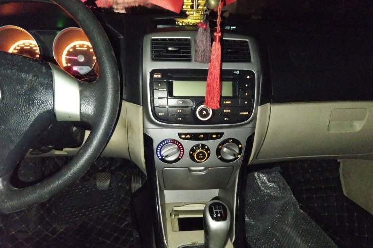 Used Brilliance Junjie FSV 2011 New Edition 1.5L Manual Standard Model Audio And AC Panel