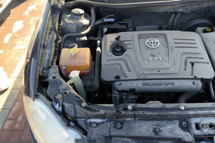 Used Brilliance Junjie FSV 2011 New Edition 1.5L Automatic Comfort Model Engine Bay Right