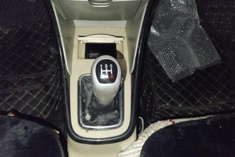 Used Brilliance Junjie FSV 2011 New Edition 1.5L Manual Standard Model Gear Lever
