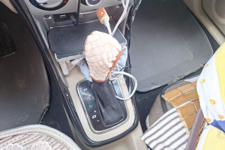 Used Brilliance Junjie FSV 2011 New Edition 1.5L Automatic Comfort Model Gear Lever