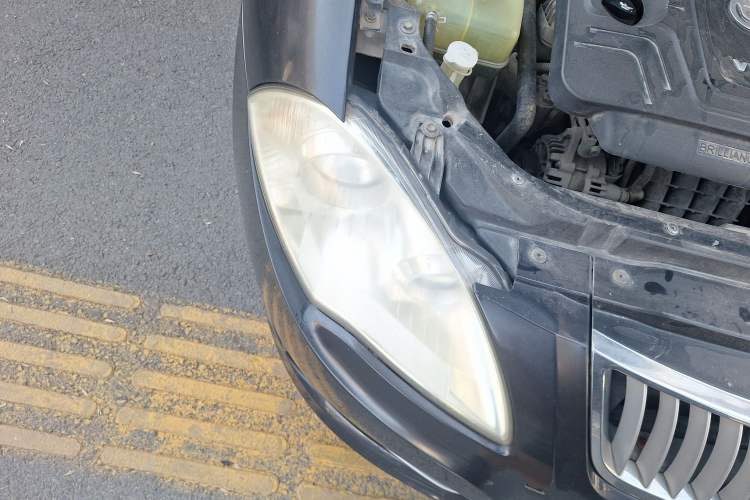 Used Brilliance Junjie FSV 2011 New Edition 1.5L Automatic Comfort Model Right Front Headlight