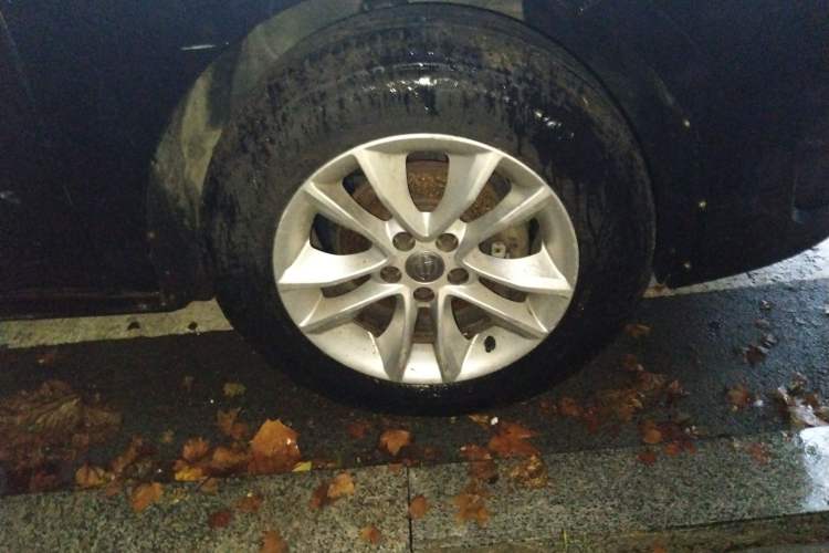 Used Brilliance Junjie FSV 2011 New Edition 1.5L Manual Standard Model Right Front Wheel Hub