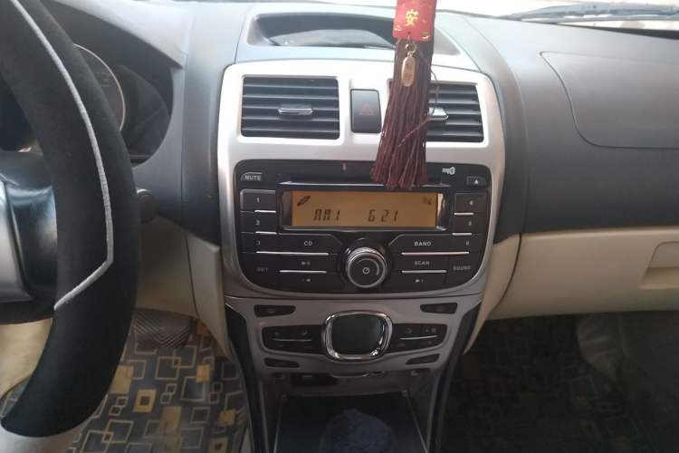 Used Brilliance Junjie FSV 2011 New Edition 1.5L Automatic Luxury Model Audio And AC Panel