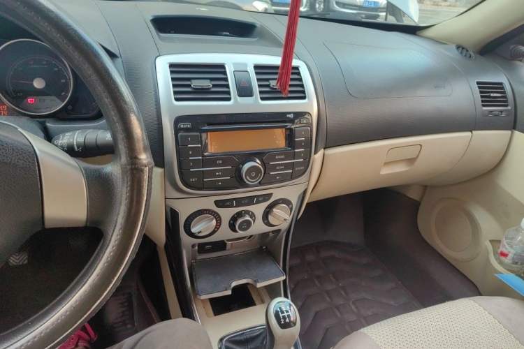 Used Brilliance Junjie FSV 2011 New Edition 1.5L Automatic Comfort Model Audio And AC Panel