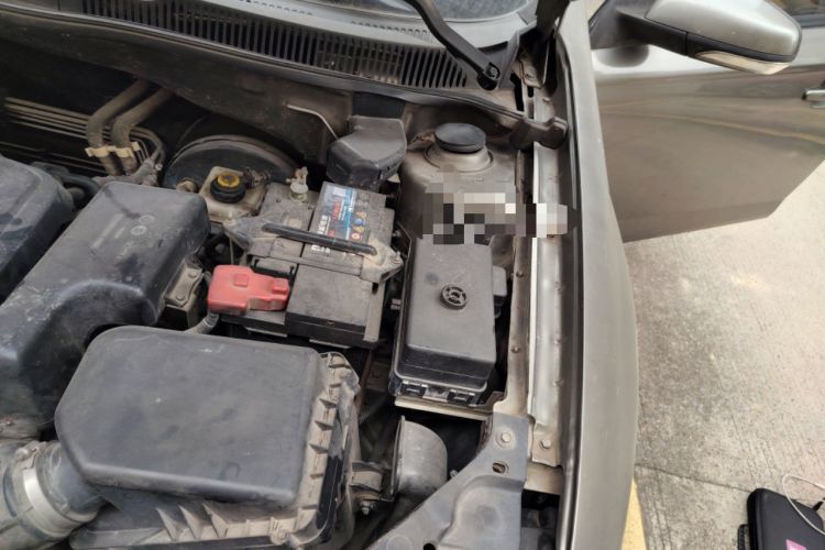 Used Brilliance Junjie FSV 2011 1.5L Automatic Luxury Edition Engine Bay Left