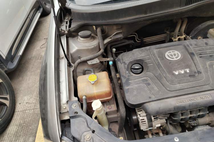Used Brilliance Junjie FSV 2011 1.5L Automatic Luxury Edition Engine Bay Right