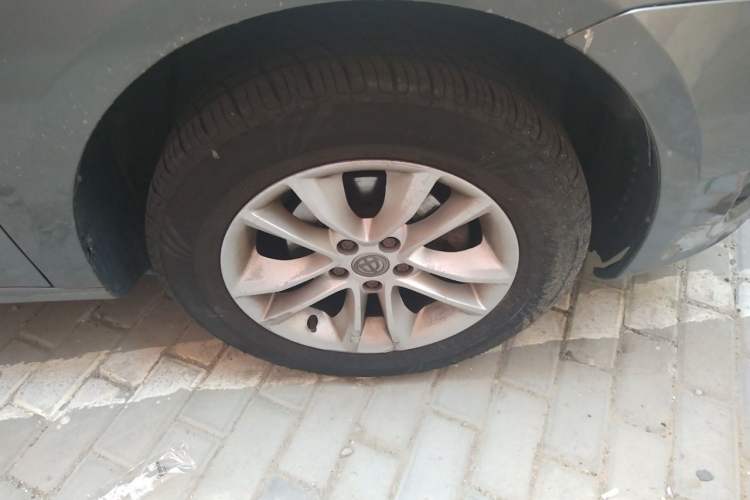 Used Brilliance Junjie FSV 2011 New Edition 1.5L Automatic Luxury Model Right Front Wheel Hub