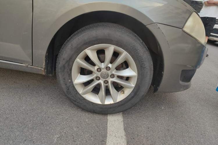 Used Brilliance Junjie FSV 2011 New Edition 1.5L Automatic Comfort Model Right Front Wheel Hub
