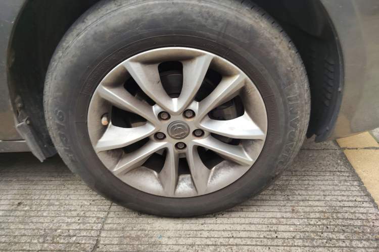 Used Brilliance Junjie FSV 2011 1.5L Automatic Luxury Edition Right Front Wheel Hub