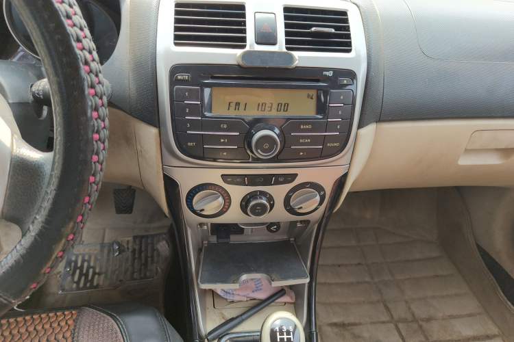 Used Brilliance Junjie FSV 2011 New Edition 1.5L Manual Standard Model Audio And AC Panel