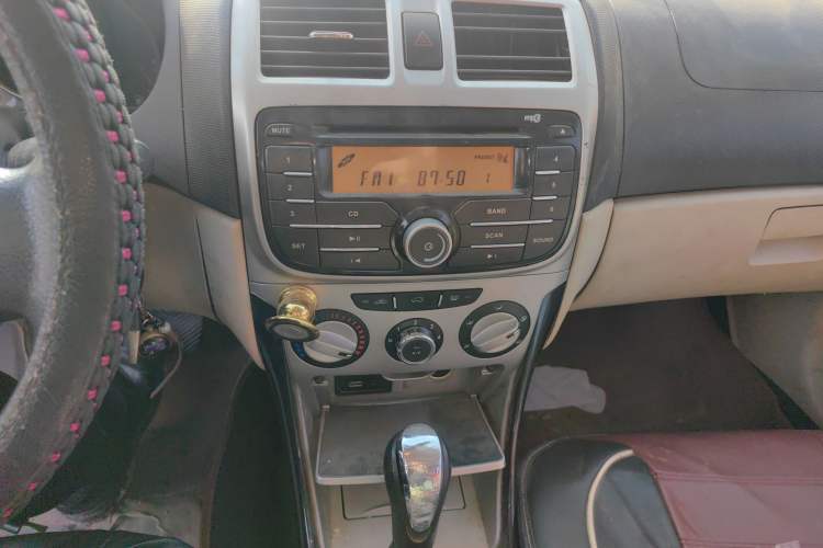 Used Brilliance Junjie FSV 2011 New Edition 1.5L Automatic Comfort Model Audio And AC Panel