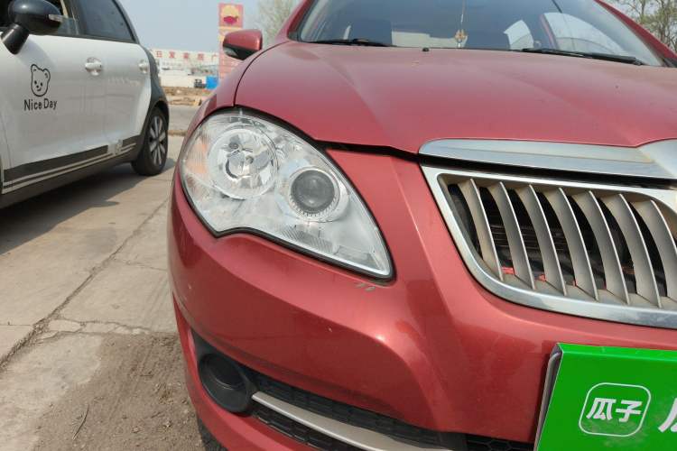 Used Brilliance Junjie FSV 2011 New Edition 1.5L Manual Standard Model Right Front Headlight