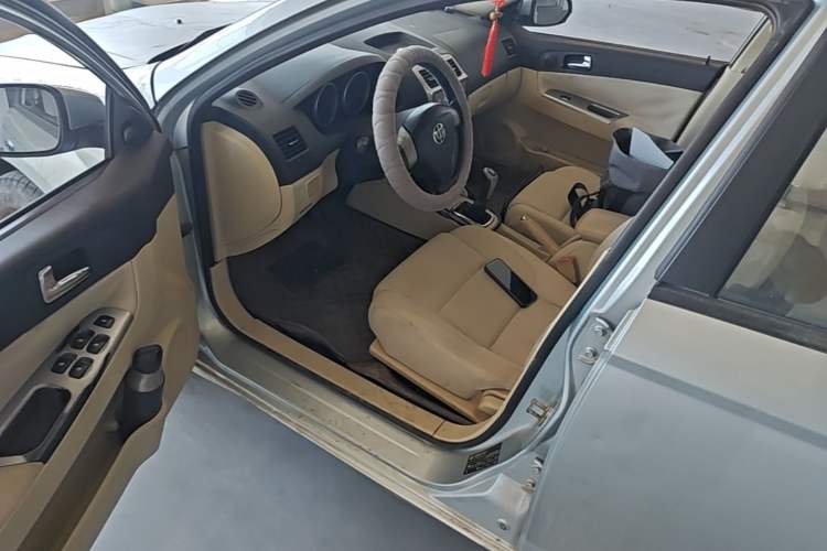 Used Brilliance Junjie FSV 2011 New Edition 1.5L Manual Standard Model Driver Seat