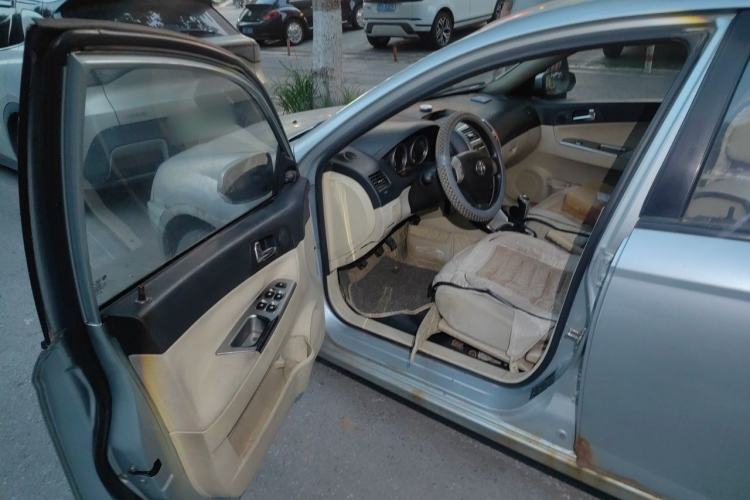 Used Brilliance Junjie FSV 2011 New Edition 1.5L Manual Standard Model Driver Seat