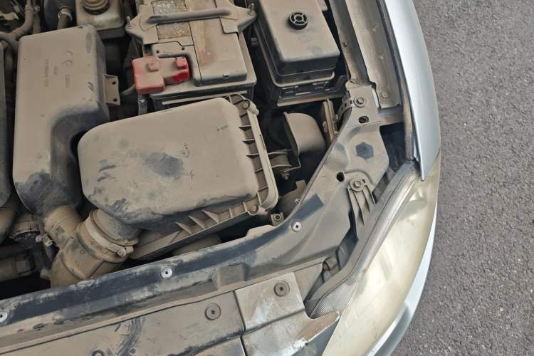 Used Brilliance Junjie FSV 2011 1.5L Automatic Luxury Edition Engine Bay Left