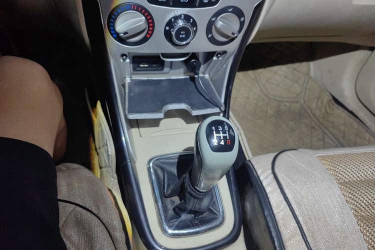 Used Brilliance Junjie FSV 2011 New Edition 1.5L Manual Standard Model Gear Lever