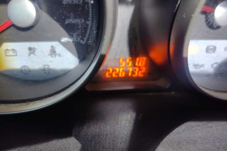 Used Brilliance Junjie FSV 2011 New Edition 1.5L Manual Standard Model Odometer Close Up