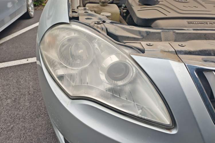 Used Brilliance Junjie FSV 2011 1.5L Automatic Luxury Edition Right Front Headlight