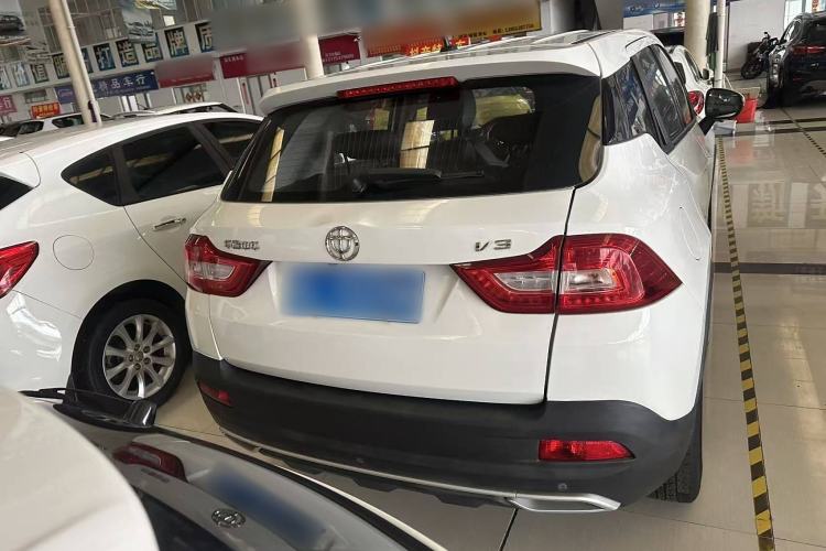 Used Brilliance V3 2017 1.5L Automatic Smart Version Exterior 5