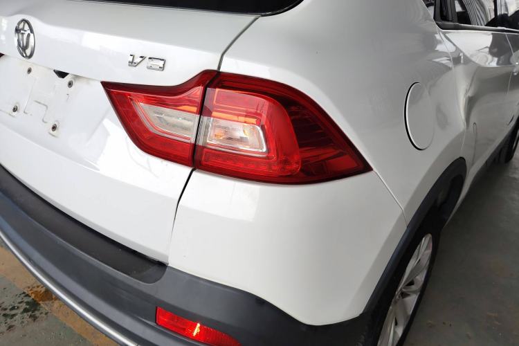 Used Brilliance V3 2017 1.5L Automatic Comfort Model Exterior 6