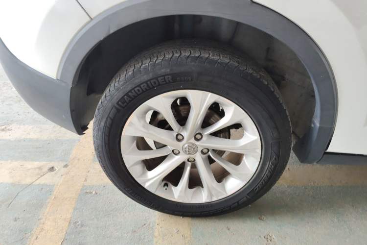 Used Brilliance V3 2017 1.5L Automatic Comfort Model Exterior 8