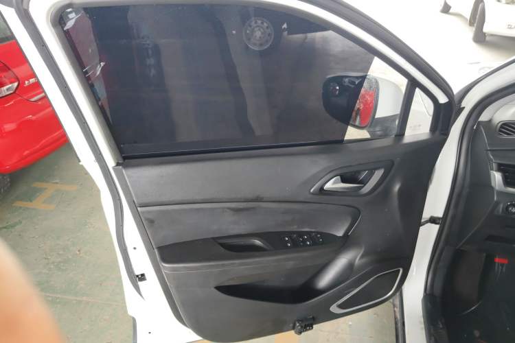 Used Brilliance V3 2017 1.5L Automatic Comfort Model Interior 7