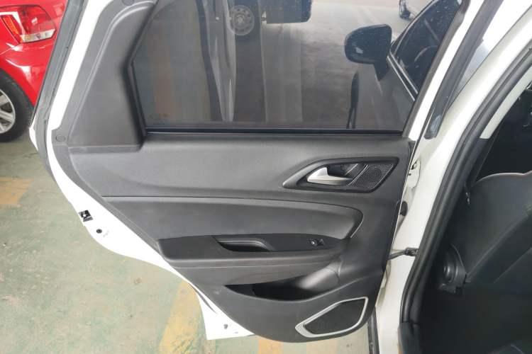 Used Brilliance V3 2017 1.5L Automatic Comfort Model Interior 8